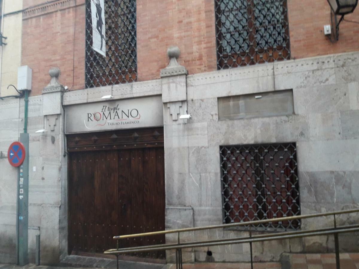Resting In A Typical District Near Everything Córdoba